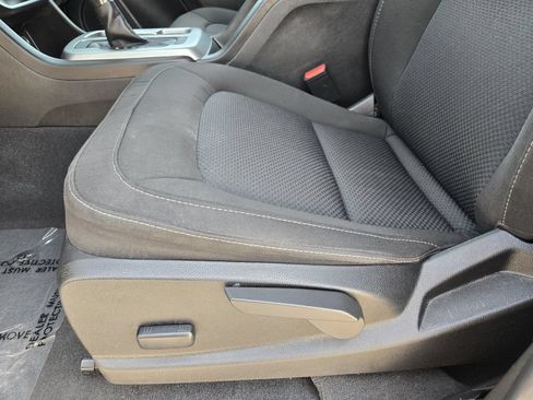 Used 2022 Chevrolet Colorado LT w/ Safety Package RWD image 24