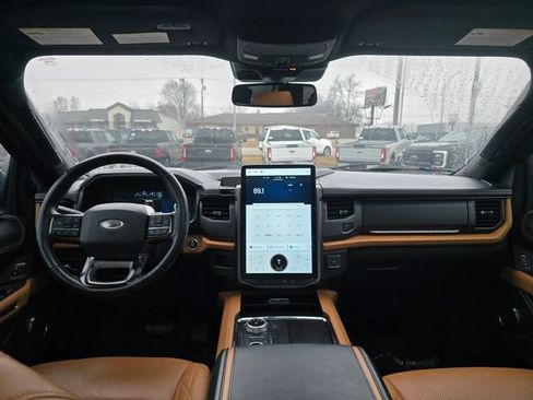 Used 2022 Ford Expedition Platinum image 19