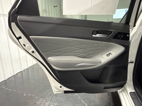 Used 2022 Toyota Avalon Limited w/ Advanced Safety Package FWD image 20