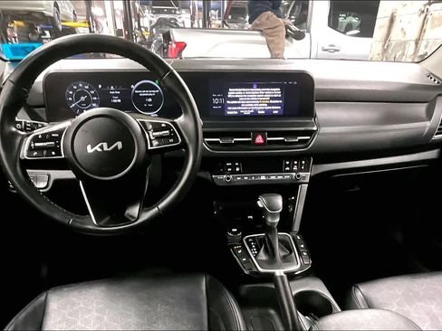 Used 2024 Kia Seltos EX image 14