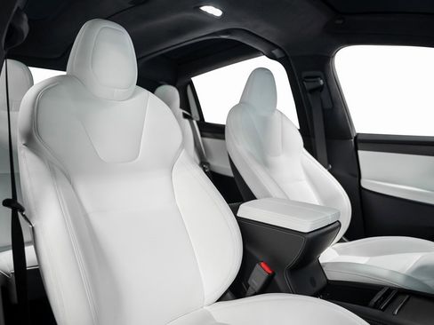 Used 2021 Tesla Model X Performance image 32