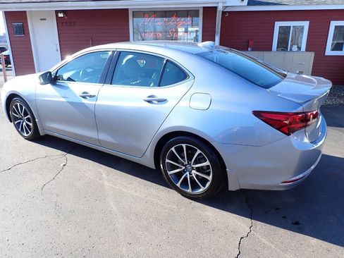 Used 2015 Acura TLX V6 image 4