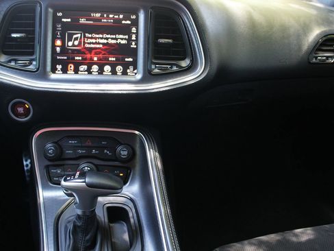 Used 2015 Dodge Challenger SRT w/ Technology Group image 22