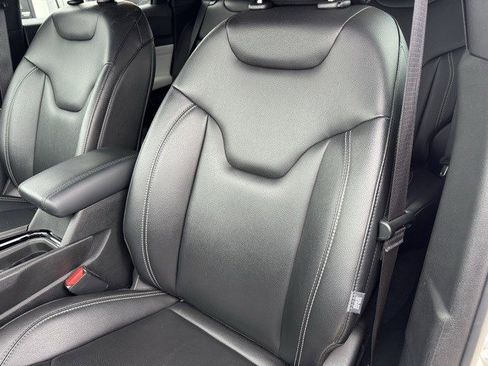 Certified 2025 Jeep Compass Limited image 25