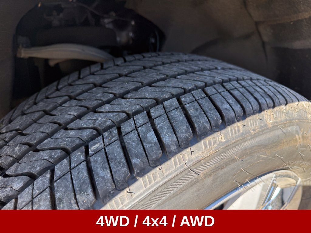Used 2024 Chevrolet Tahoe High Country AWD/4WD image 12