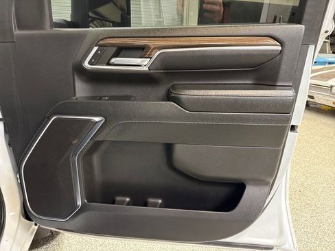 Used 2024 Chevrolet Silverado 2500 LT w/ Convenience Package image 59