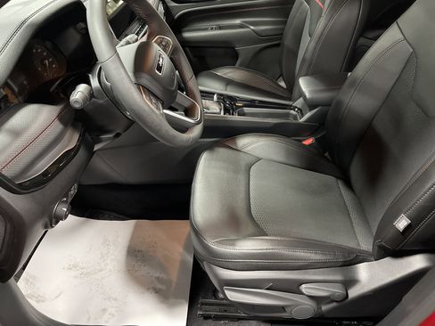 Used 2024 Jeep Compass Trailhawk image 9