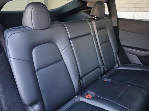 Used 2023 Tesla Model Y Long Range AWD/4WD image 24