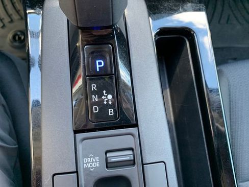 Used 2025 Toyota Prius LE AWD/4WD image 23