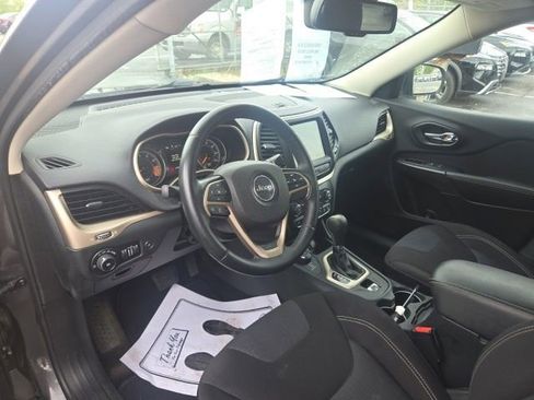 Used 2015 Jeep Cherokee Latitude w/ Comfort/Convenience Group AWD/4WD image 10