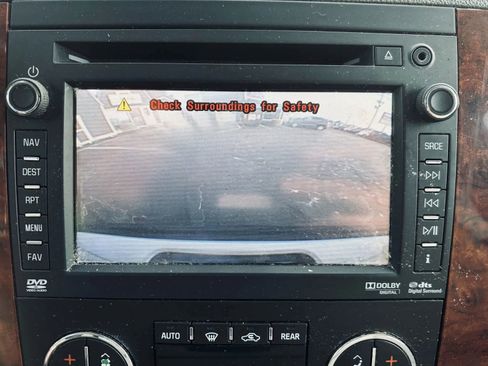 Used 2014 Chevrolet Tahoe LTZ image 32