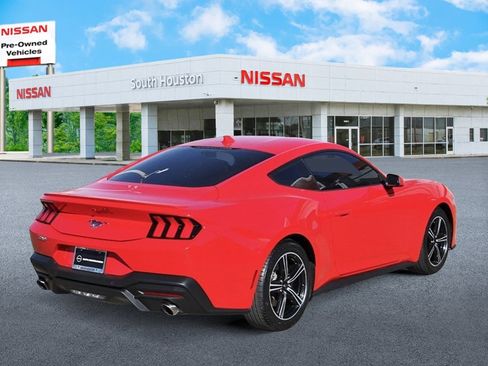 Used 2024 Ford Mustang Premium image 4