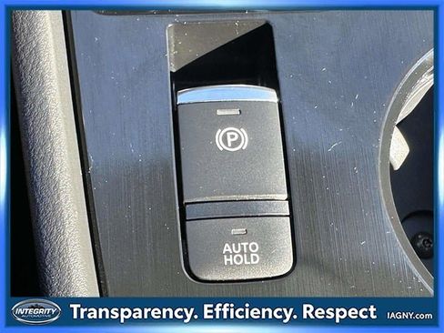 Certified 2022 Nissan Rogue SV w/ SV Premium Package image 31