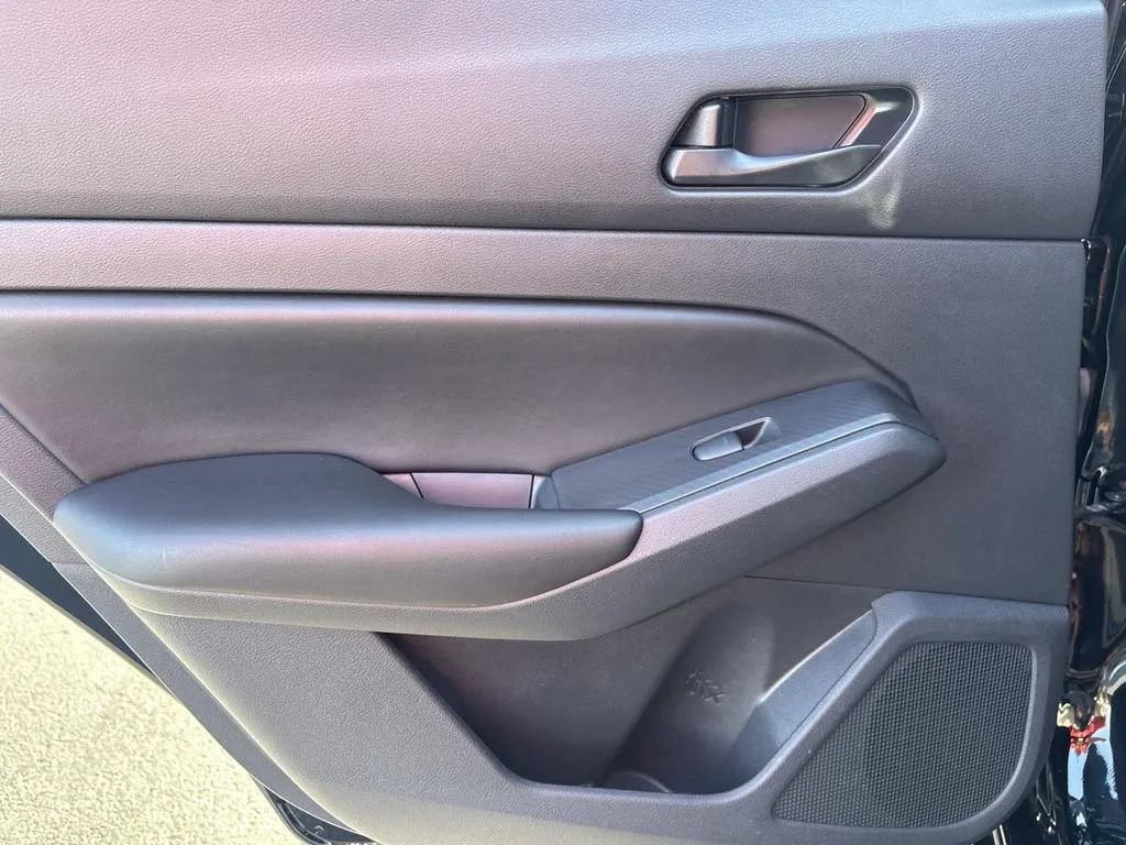 Used 2024 Nissan Altima 2.5 S FWD image 18