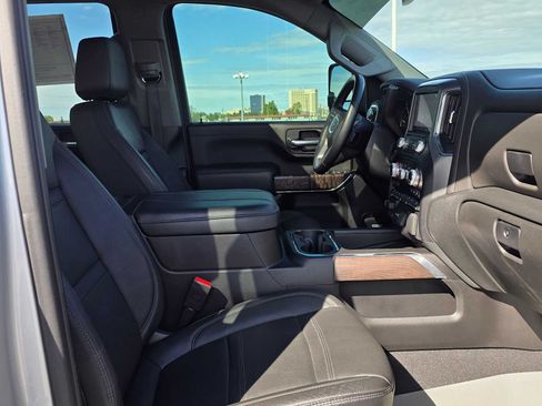 Used 2023 GMC Sierra 2500 Denali AWD/4WD image 11