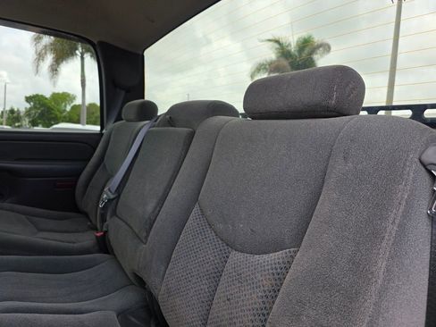 Used 2004 Chevrolet Silverado 2500 LS w/ Skid Plate Package AWD/4WD image 20
