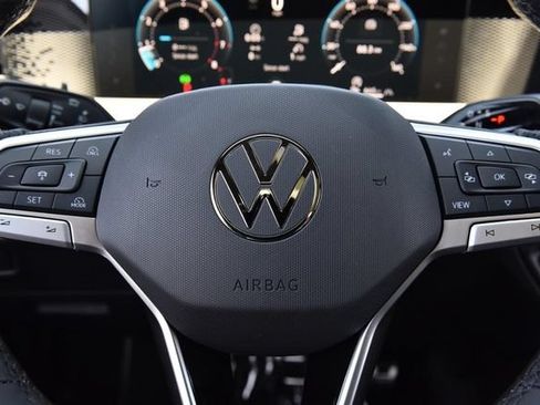New 2026 Volkswagen Tiguan SE R-Line AWD/4WD image 18