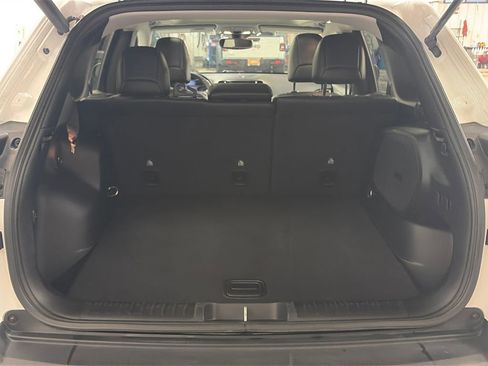 Used 2019 Jeep Cherokee Limited w/ Technology Group image 27