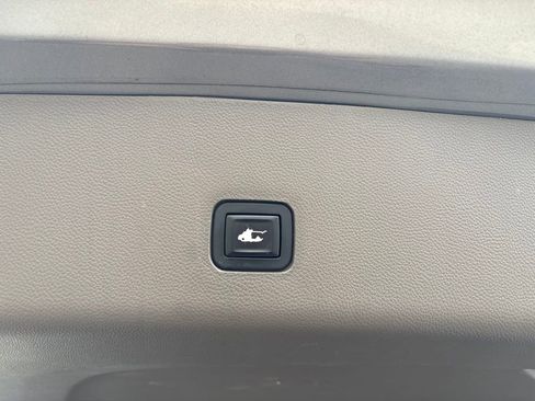 Used 2018 Chevrolet Traverse LT FWD image 8