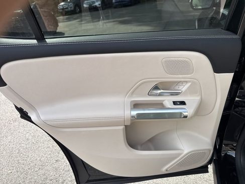 New 2026 Mercedes-Benz GLB 250 4MATIC image 18