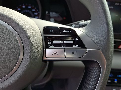 Used 2023 Hyundai Elantra SEL FWD image 21