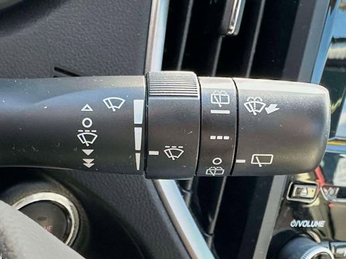 Certified 2023 Subaru Forester Premium image 21