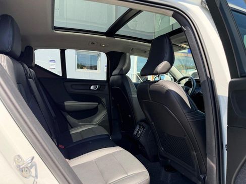 Certified 2025 Volvo XC40 B5 Plus AWD/4WD image 11