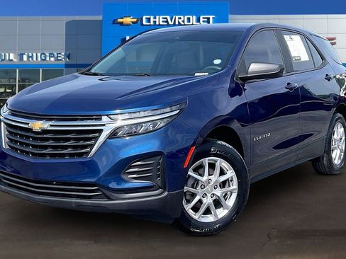 Used 2023 Chevrolet Equinox LS AWD/4WD image 3