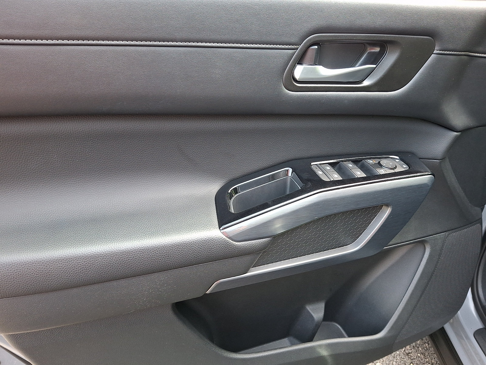 Certified 2024 Nissan Pathfinder SL AWD/4WD image 14