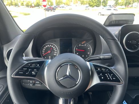 New 2025 Mercedes-Benz Sprinter 2500 image 23