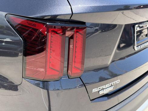 Certified 2026 Kia Sorento LX FWD image 10