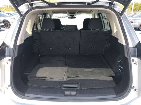Used 2024 Nissan Rogue SV FWD image 12