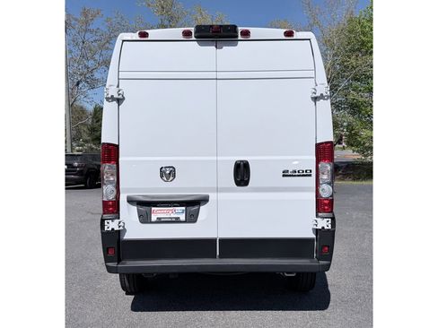 Used 2025 RAM ProMaster 2500 w/ Convenience Group image 8