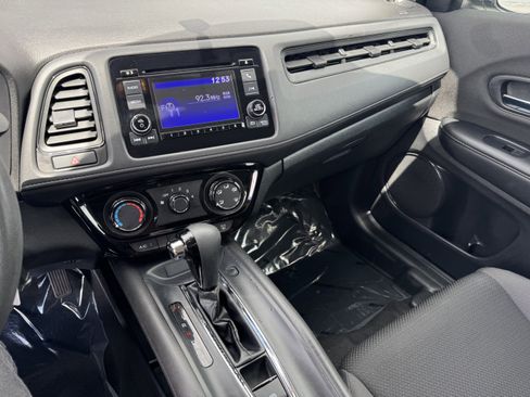 Used 2022 Honda HR-V LX image 19