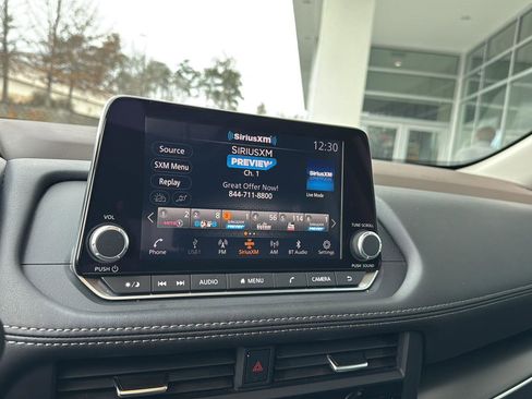 Used 2023 Nissan Rogue SV w/ SV Premium B Package image 21