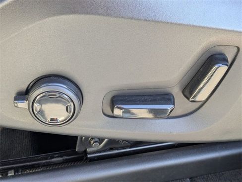 Used 2022 Volvo XC90 T8 R-Design w/ Advanced Package image 14