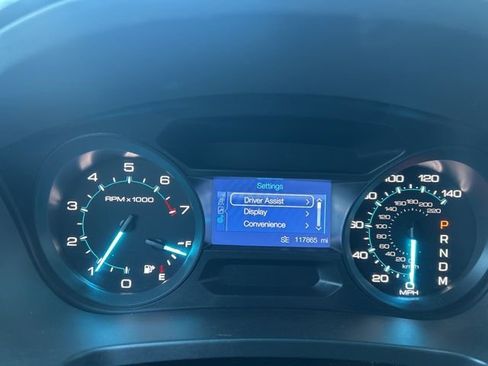 Used 2015 Ford Explorer XLT image 14