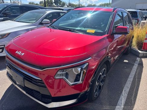 Used 2024 Kia Niro EX Touring FWD image 5