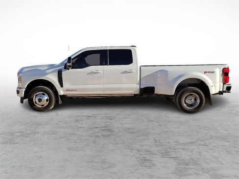 Used 2025 Ford F350 Platinum image 6