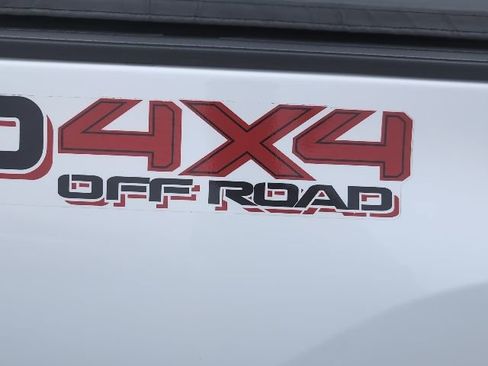 Used 2016 Toyota Tacoma TRD Off-Road image 23