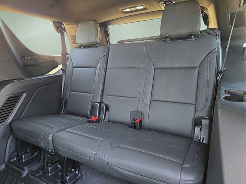 Used 2025 Chevrolet Tahoe Z71 w/ Comfort Package AWD/4WD image 17