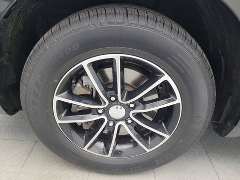 Used 2017 Dodge Journey SE w/ Flexible Seating Group FWD image 31