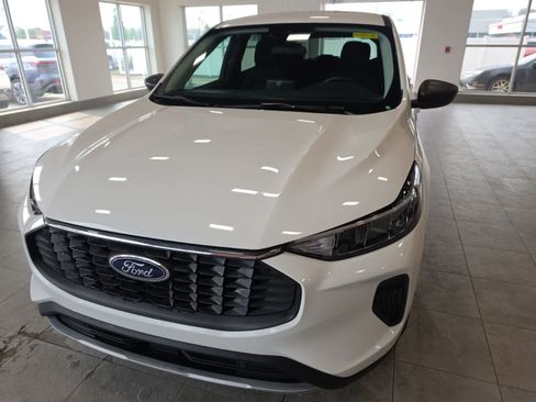 Used 2023 Ford Escape Active AWD/4WD image 3