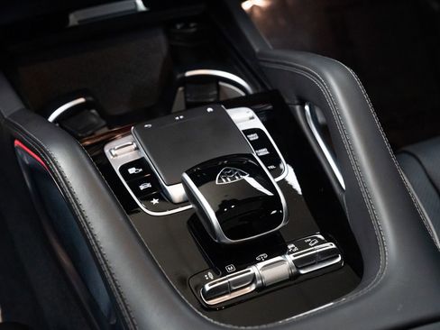 Used 2023 Mercedes-Benz Maybach GLS 600 4MATIC image 12