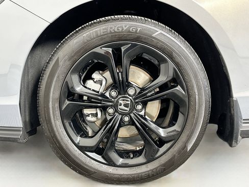 Used 2025 Honda Accord SE image 11