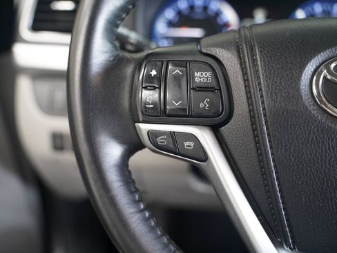 Used 2014 Toyota Highlander XLE AWD/4WD image 13