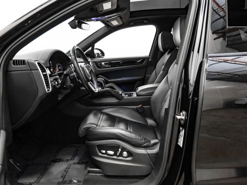 Used 2019 Porsche Cayenne image 26