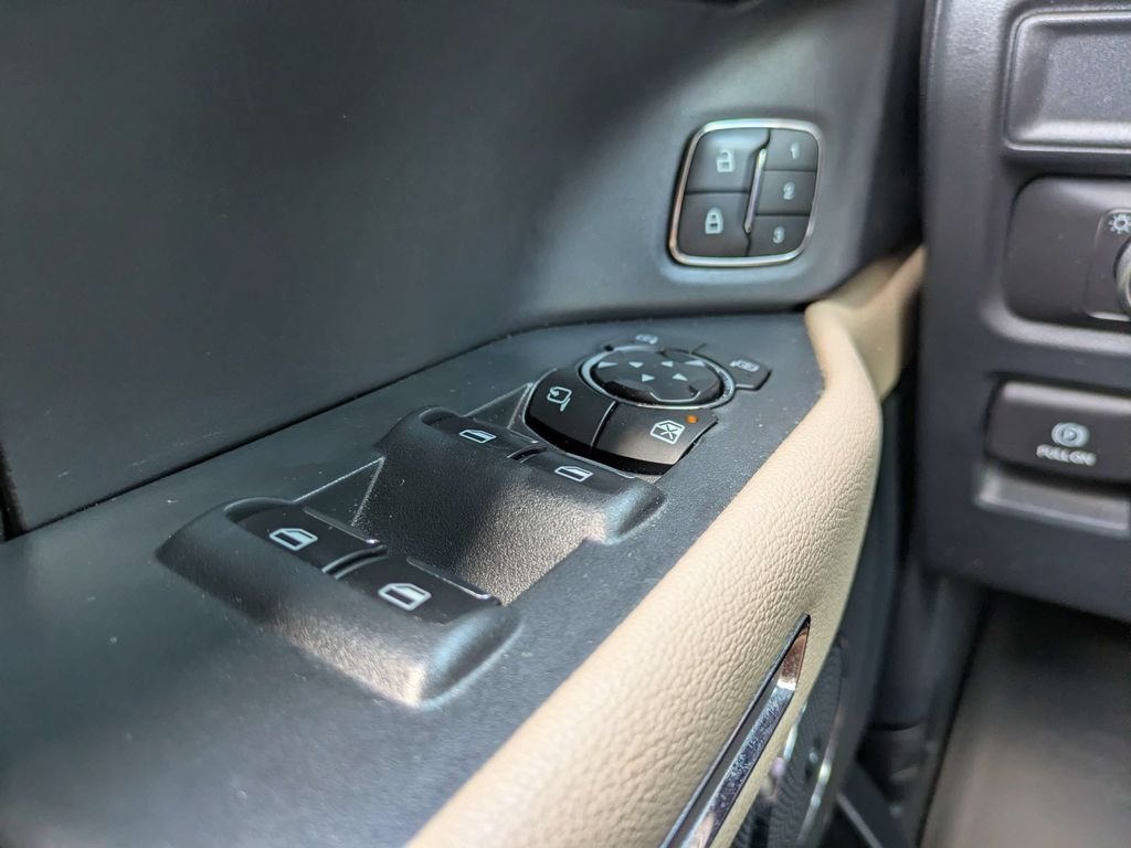 Used 2022 Ford Expedition Limited RWD image 30