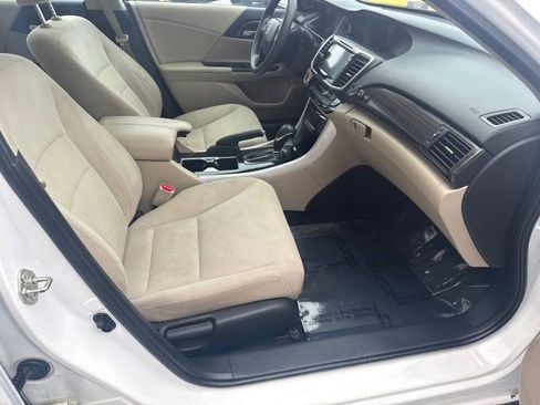 Used 2016 Honda Accord EX image 18