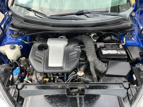 Used 2013 Hyundai Veloster Turbo w/ Ultimate Pkg FWD image 22